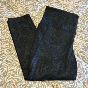 Danskin Black Print Capri Leggings